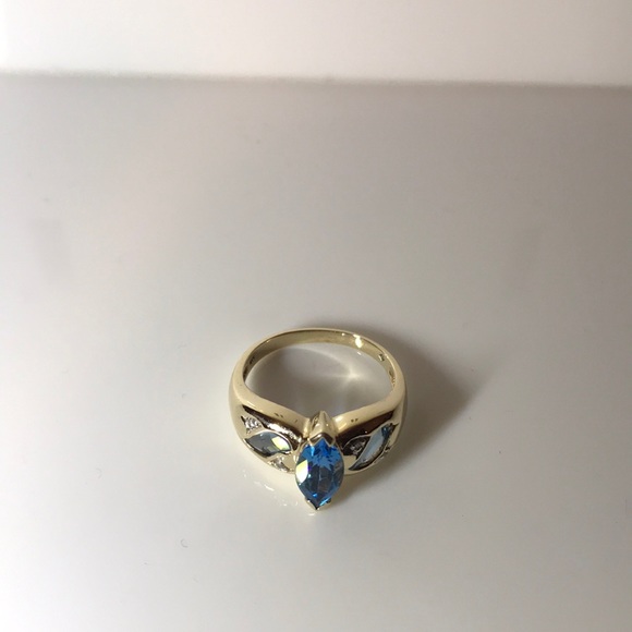 Beautiful 10k blue topaz and diamond ring - Picture 10 of 11